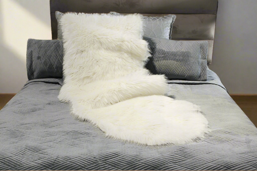 152CM WHITE DECOR BLANKET JENOVIC INVESTMENTS CC